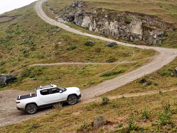 Rivian R1t 1120 056