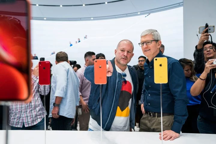 Apple Coche Electrico 2021 Tim Cook Jonathan Ive