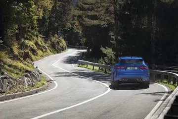 Jaguar F Pace Svr 2021 1220 007