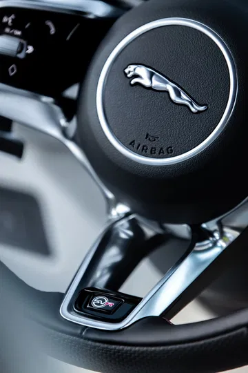 Jaguar F Pace Svr 2021 1220 017