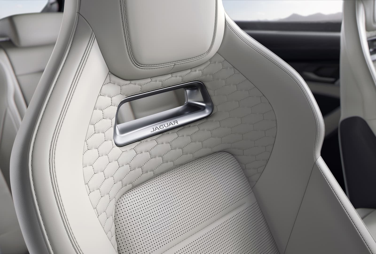 Jaguar F Pace Svr 2021 1220 024