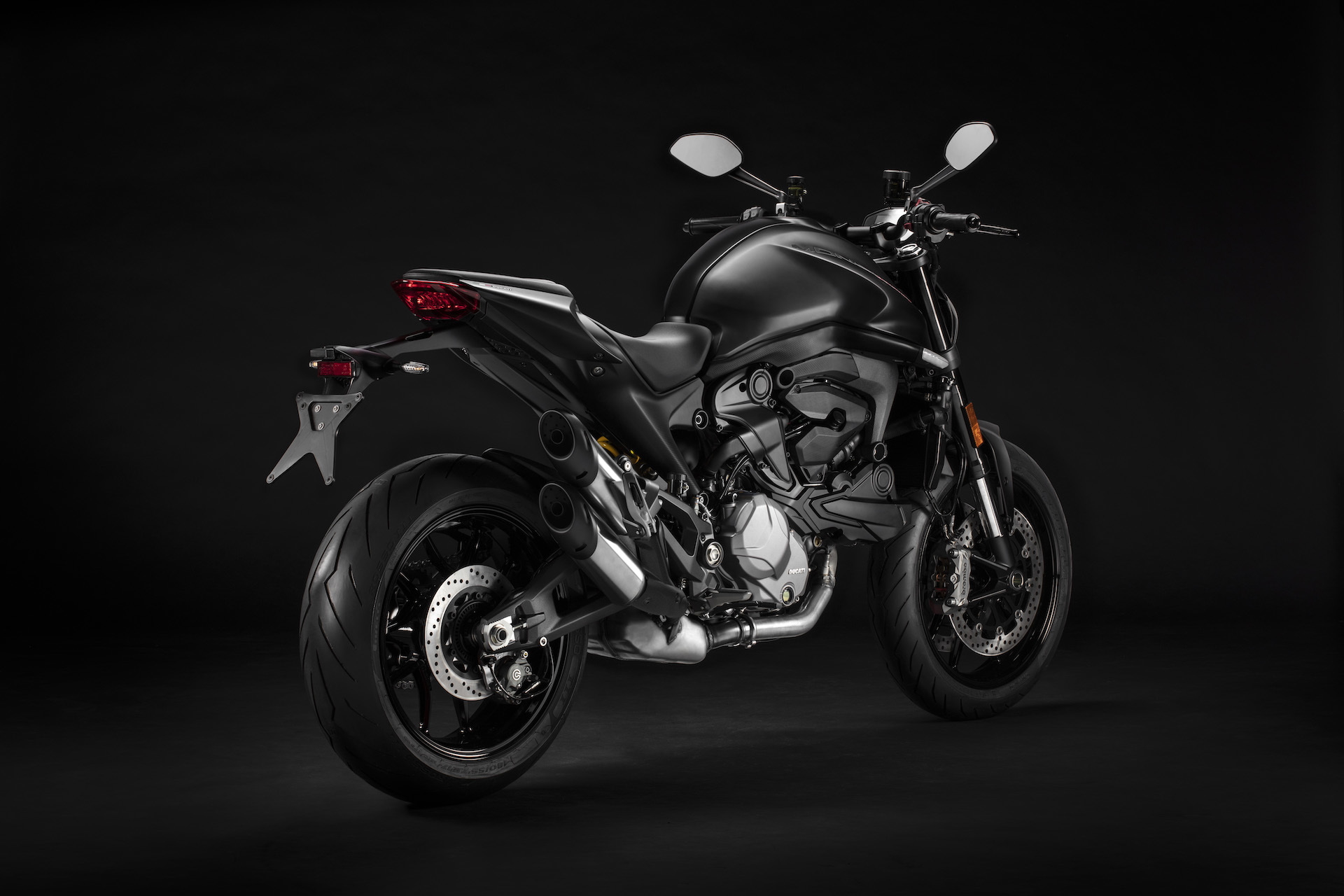 Moto Ducati Monster 2021 Estudio18