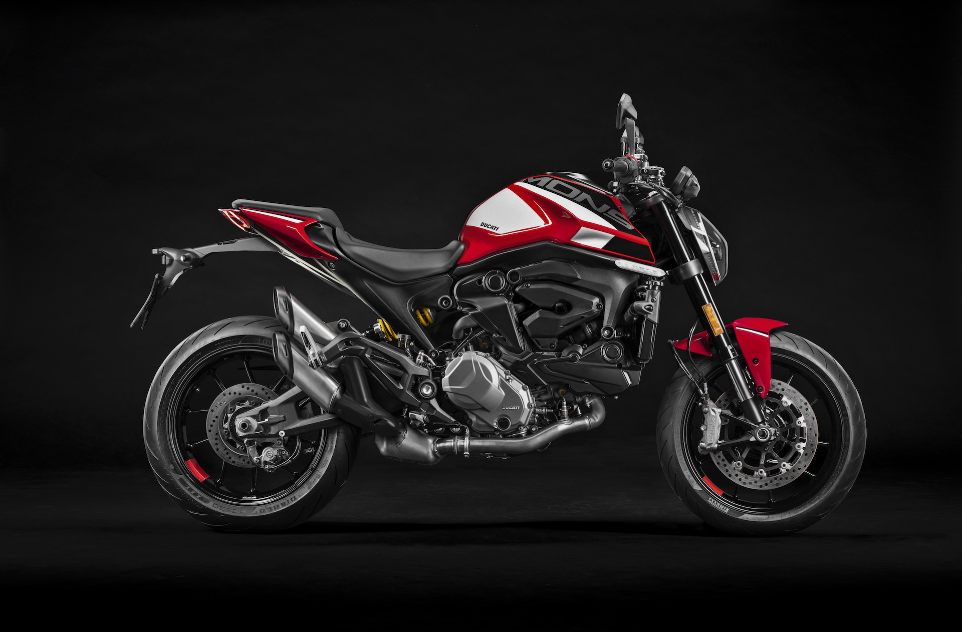 Moto Ducati Monster 2021 Estudio19