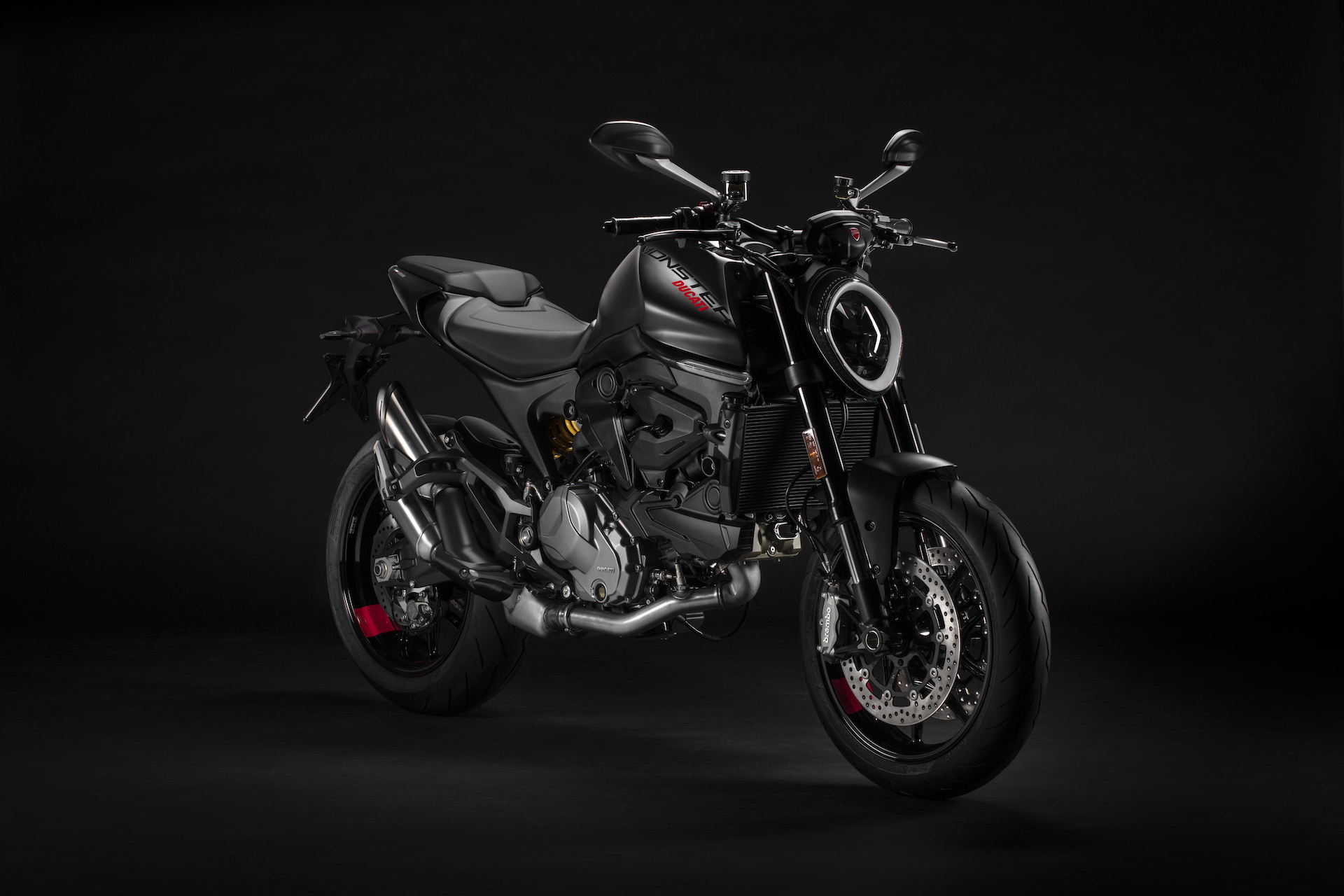 Moto Ducati Monster 2021 Estudio3