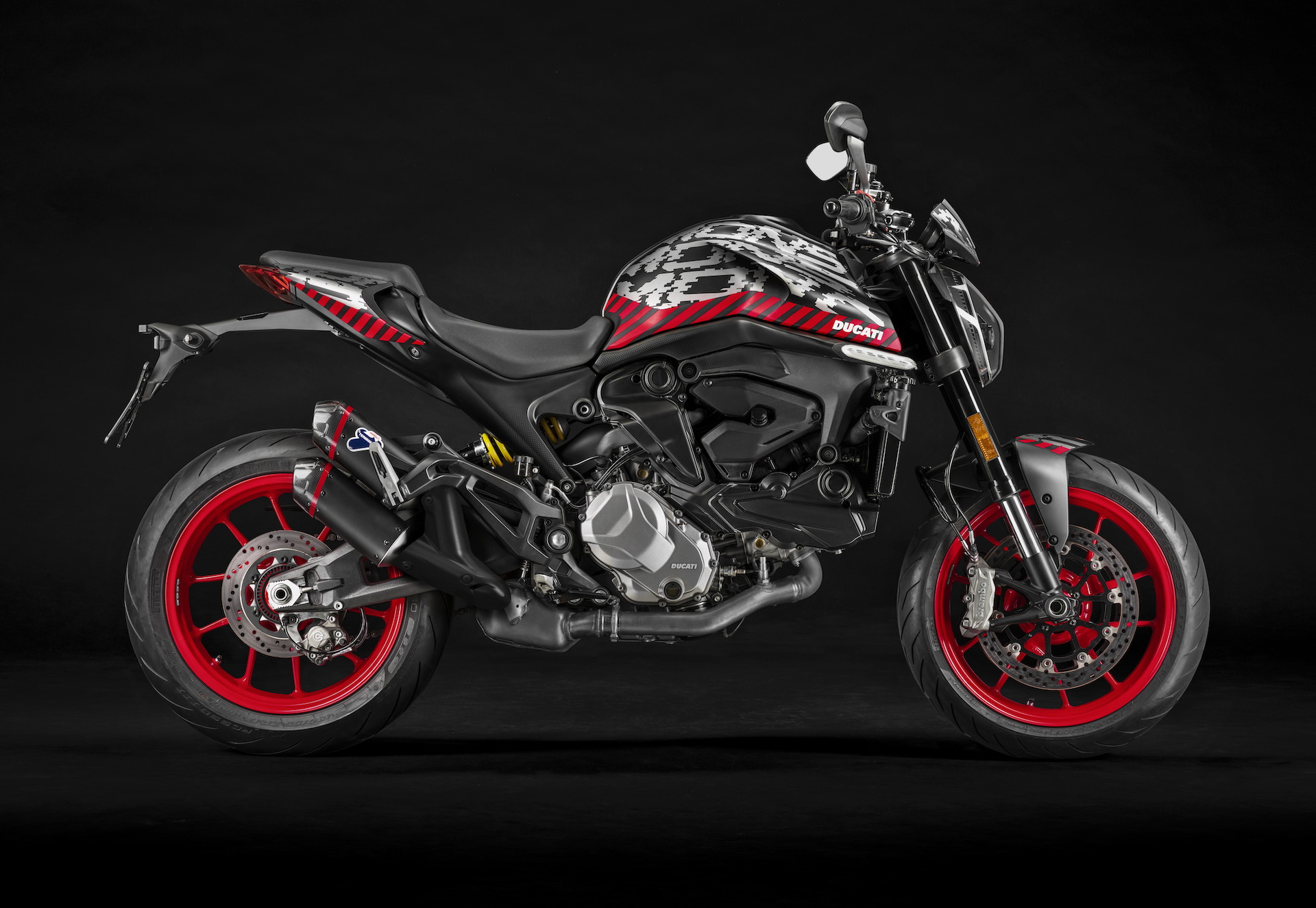 Moto Ducati Monster 2021 Estudio9
