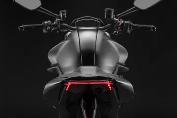 Moto Ducati Monster 2021 Plus10