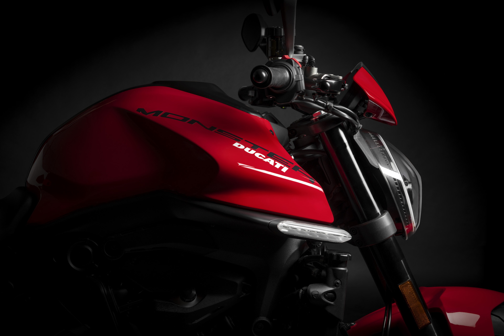 Moto Ducati Monster 2021 Plus22