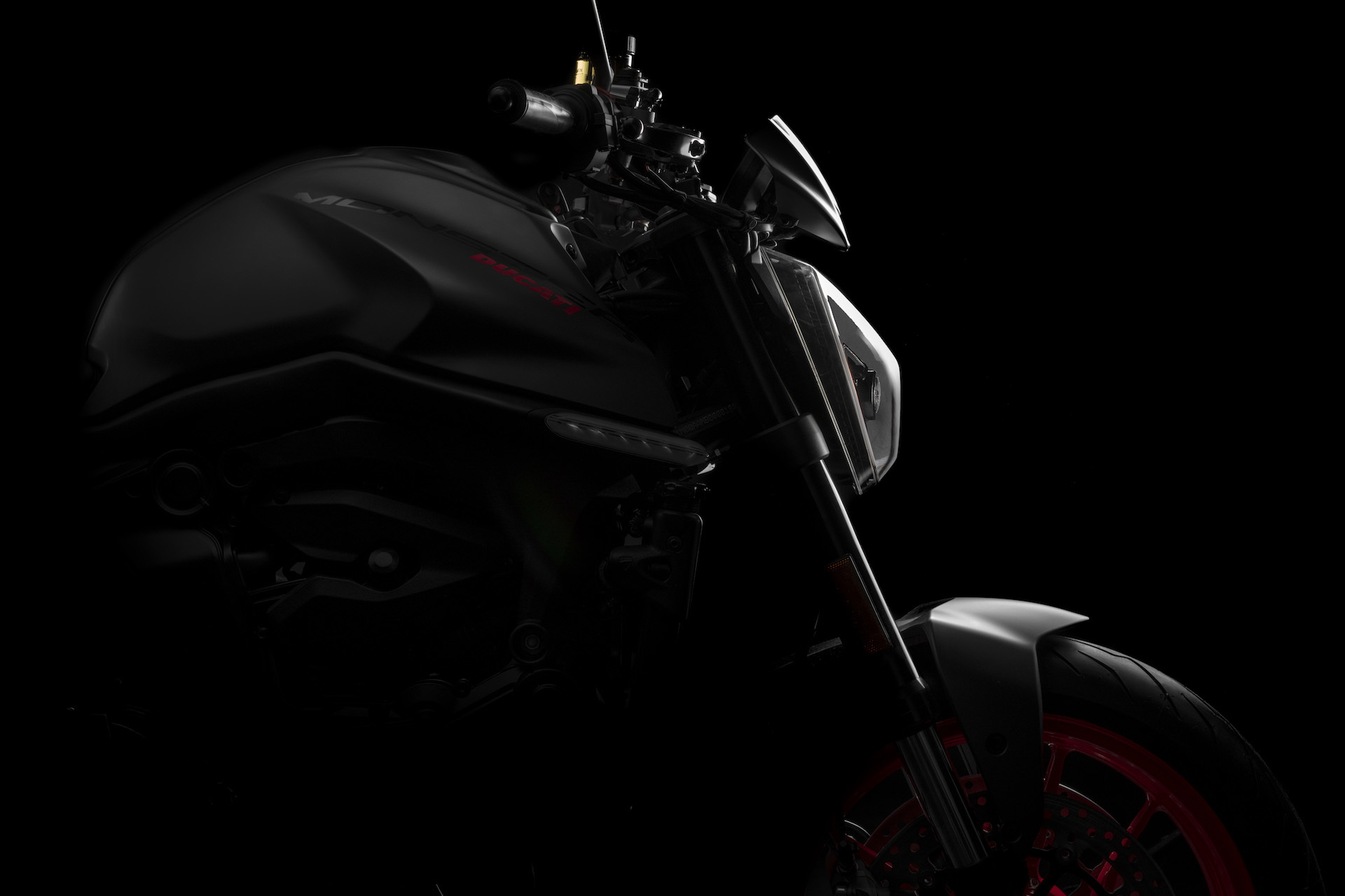 Moto Ducati Monster 2021 Plus23