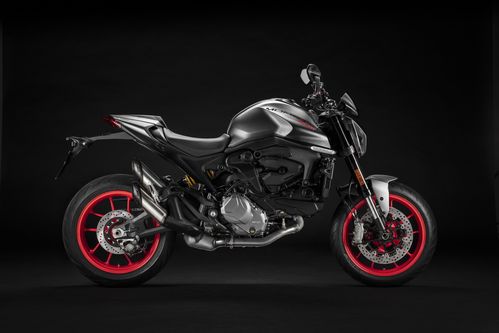 Moto Ducati Monster 2021 Plus33