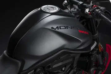 Moto Ducati Monster 2021 Plus42