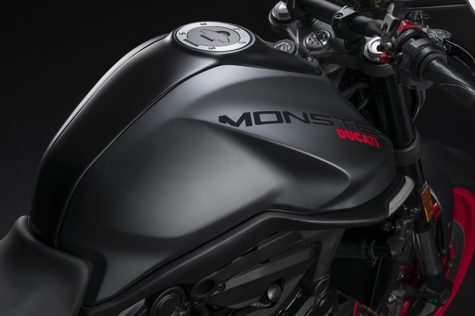 Moto Ducati Monster 2021 Plus42