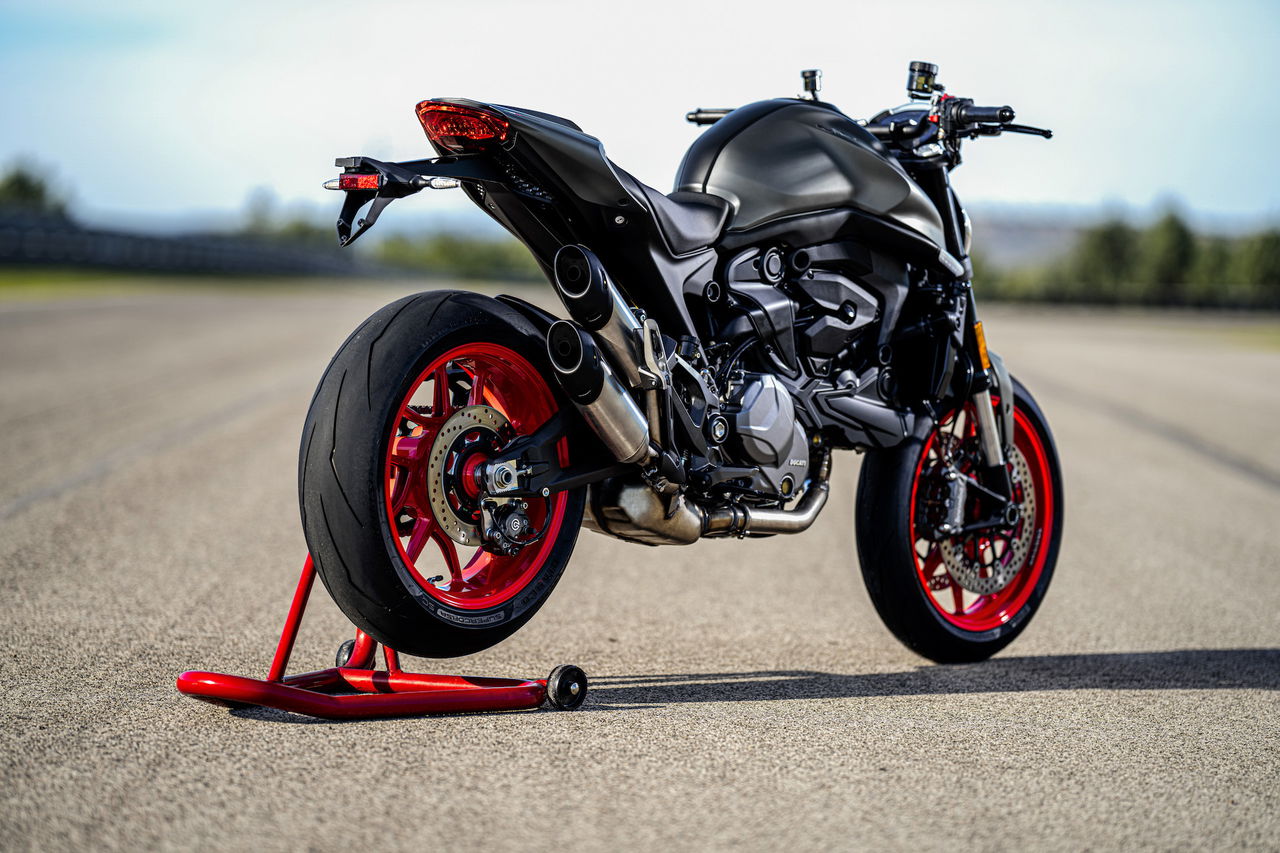 Moto Ducati Monster 2021 Plus48