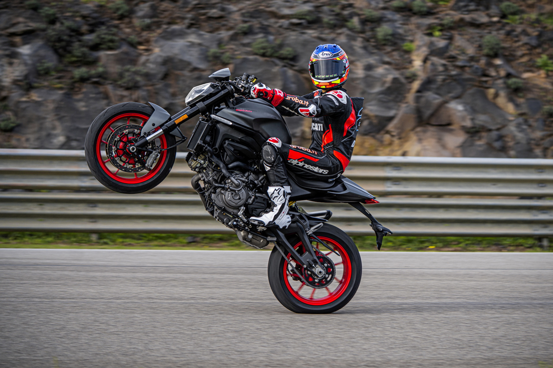 Moto Ducati Monster 2021 Plus49
