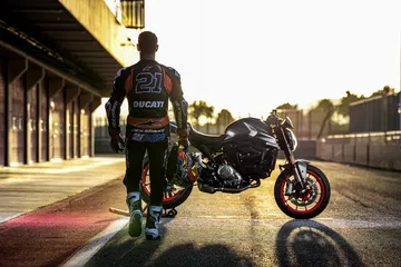 Moto Ducati Monster 2021 Plus50