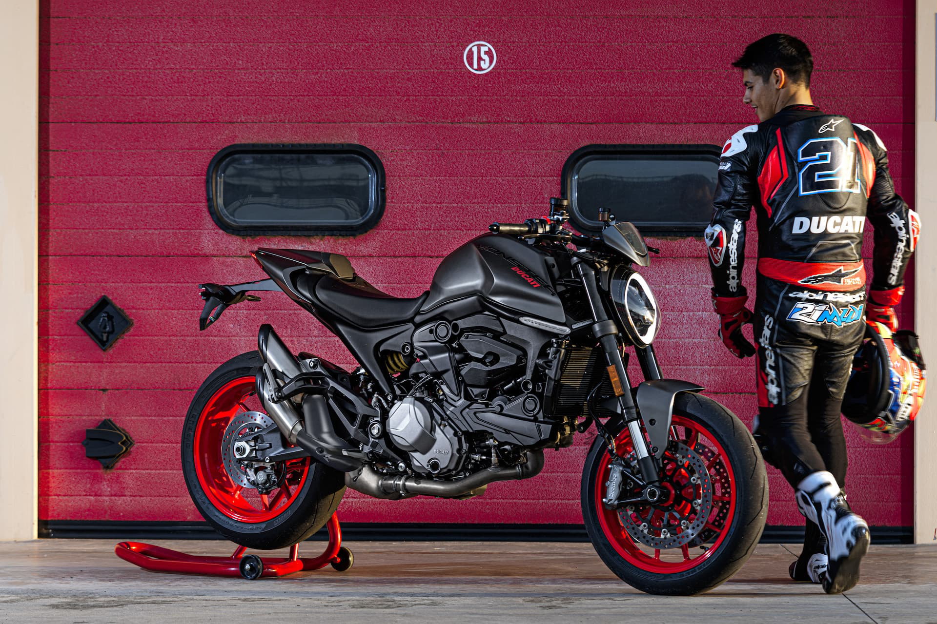 Moto Ducati Monster 2021 Plus51