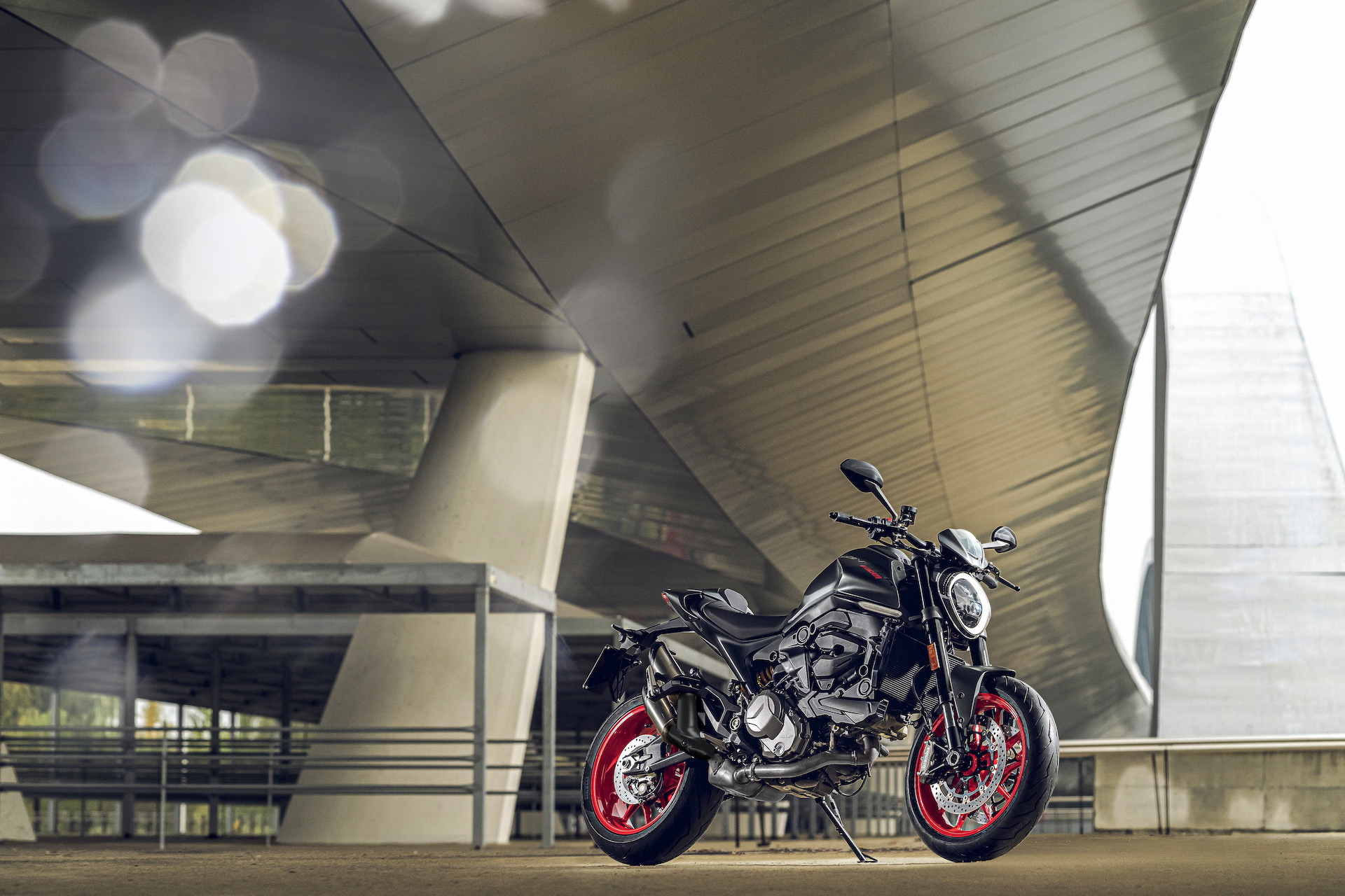 Moto Ducati Monster 2021 Plus55