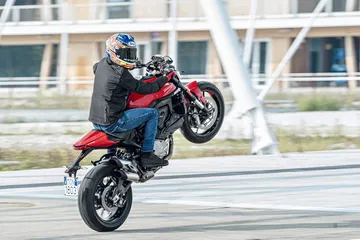 Moto Ducati Monster 2021 Plus56