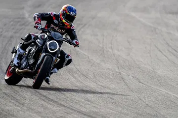 Moto Ducati Monster 2021 Plus68