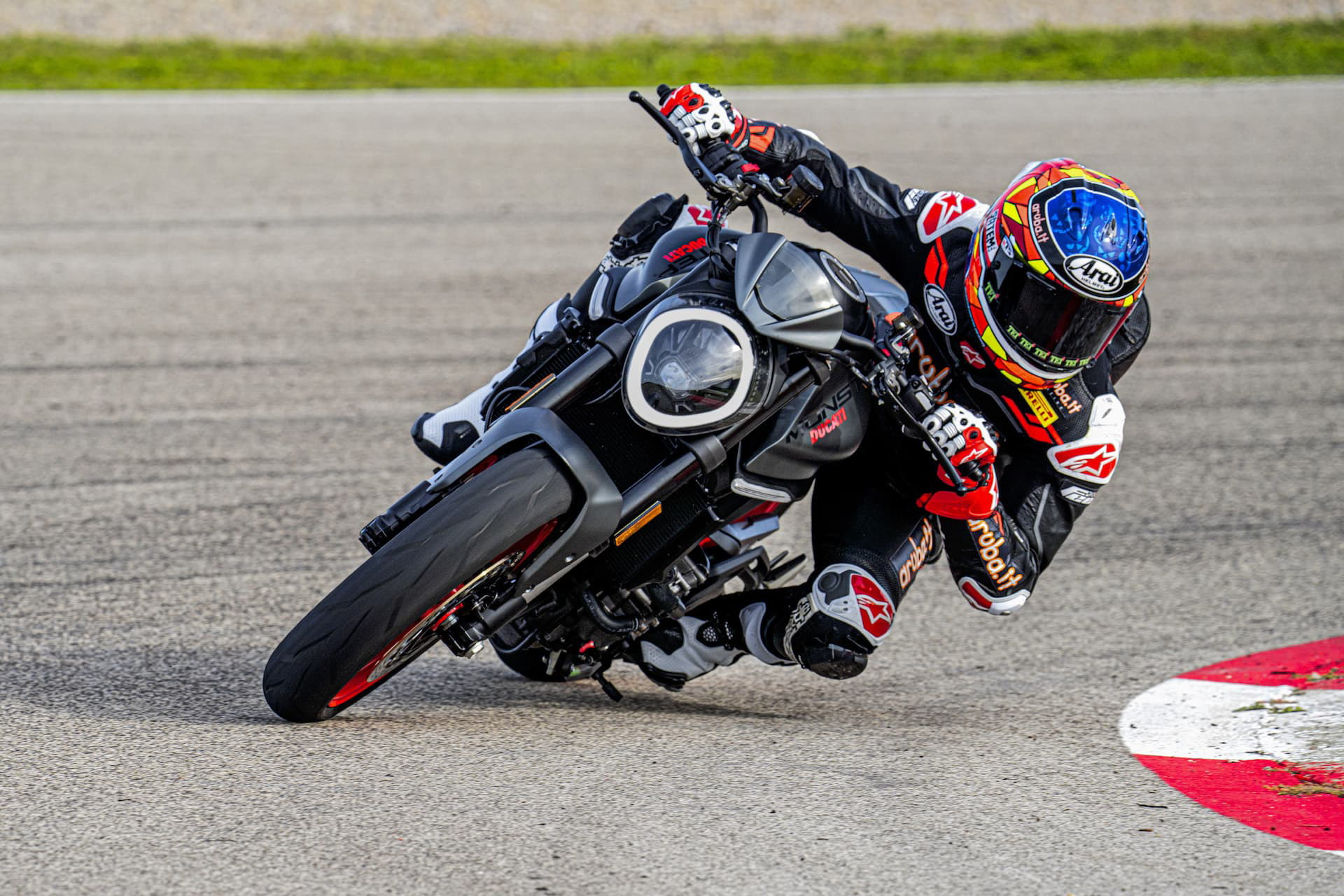 Moto Ducati Monster 2021 Plus69