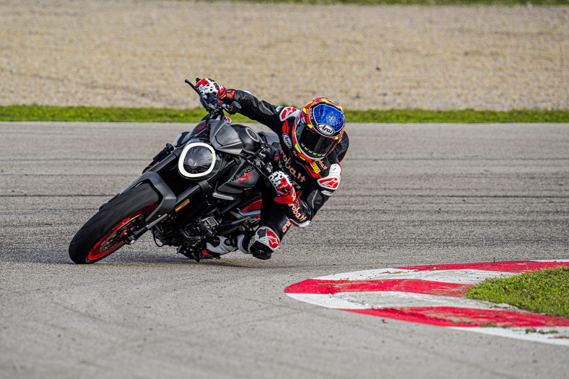 Moto Ducati Monster 2021 Plus70