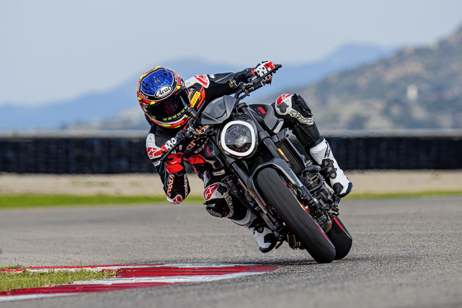 Moto Ducati Monster 2021 Plus72