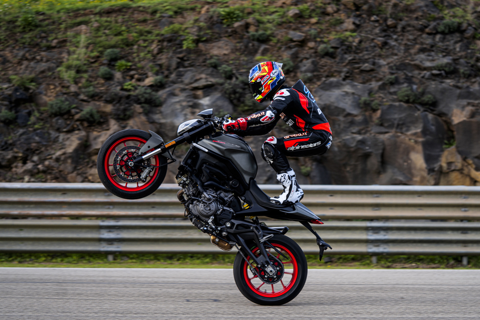 Moto Ducati Monster 2021 Plus73