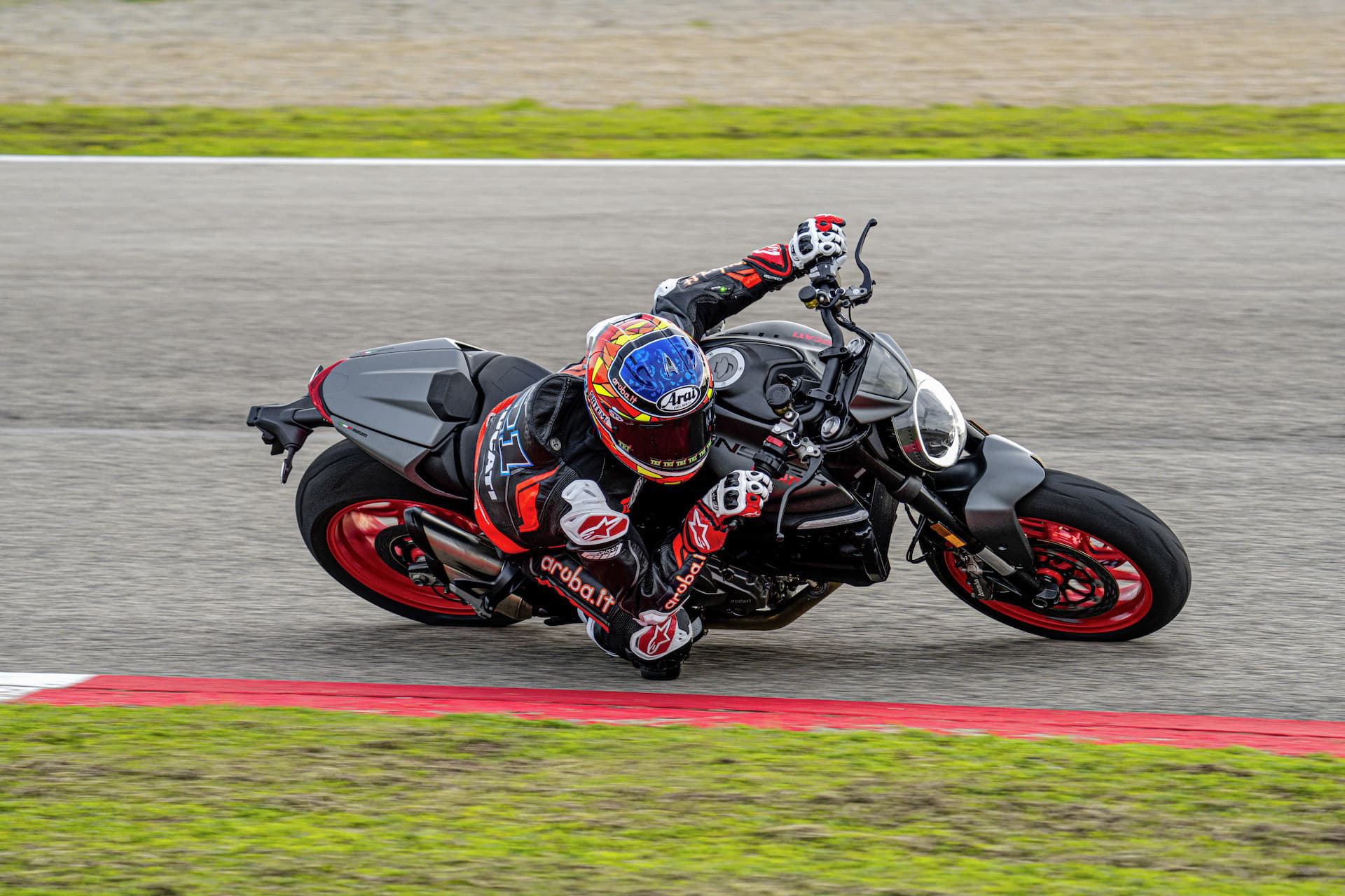 Moto Ducati Monster 2021 Plus76