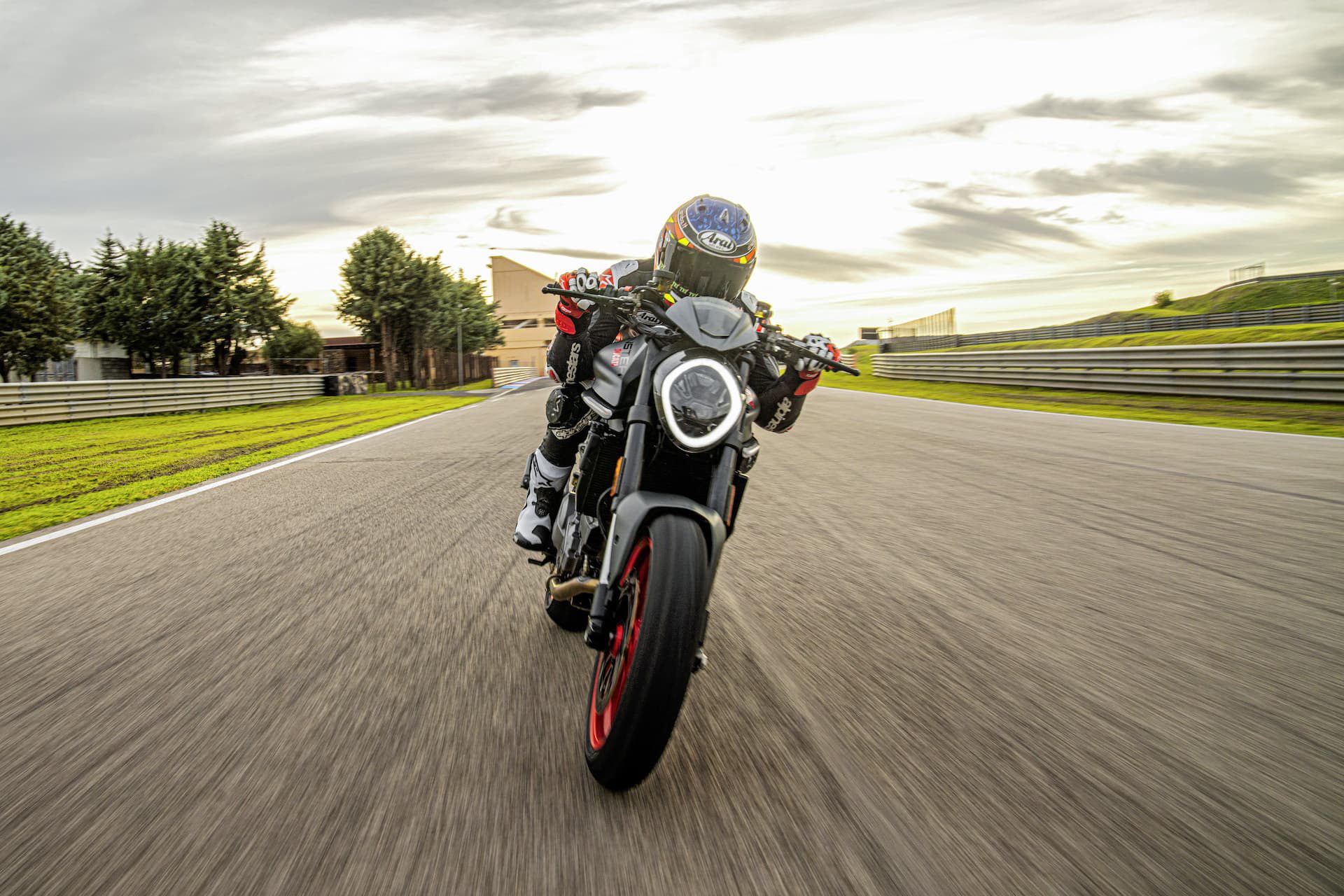 Moto Ducati Monster 2021 Plus80