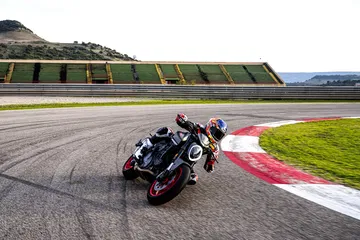 Moto Ducati Monster 2021 Plus81