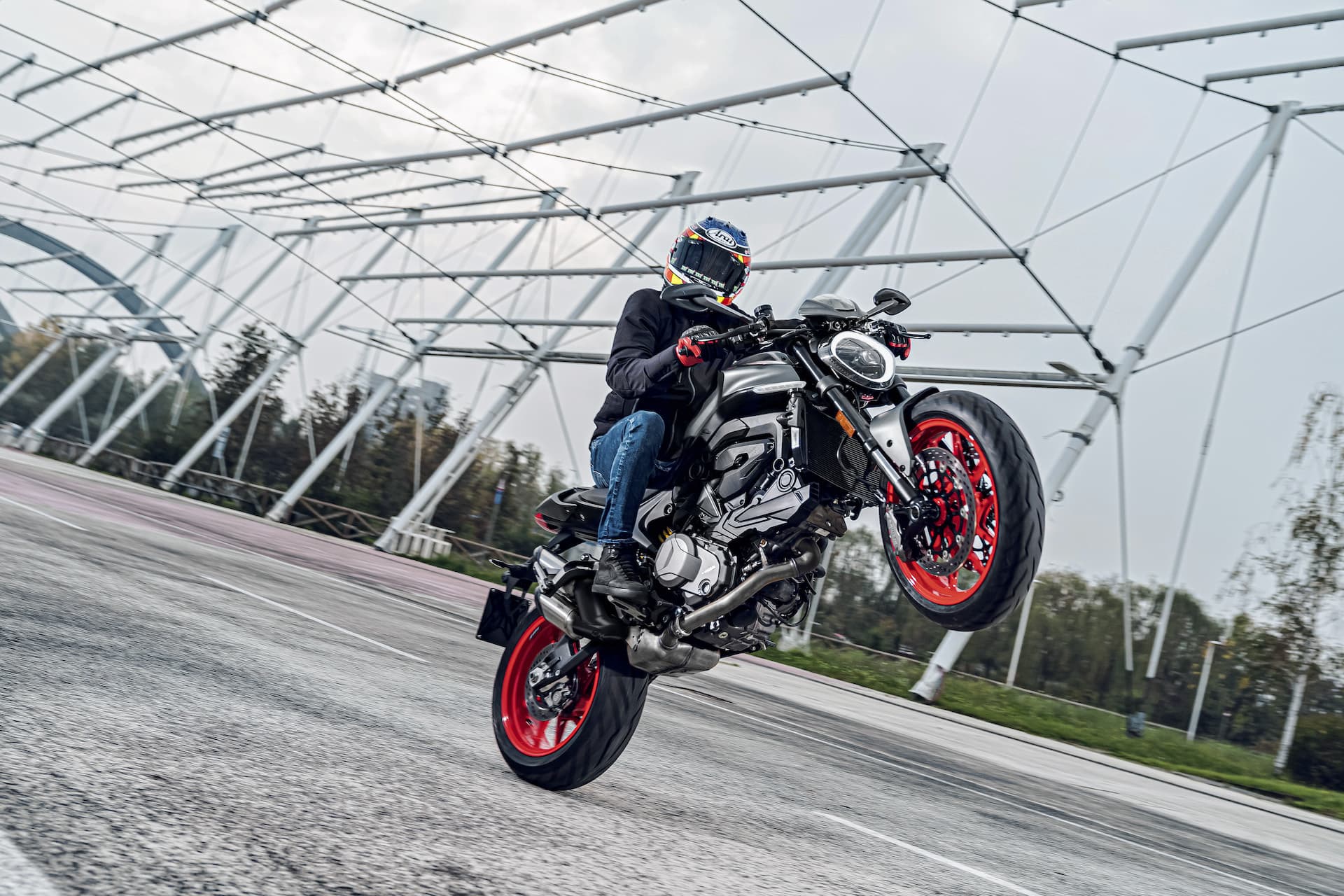 Moto Ducati Monster 2021 Plus85