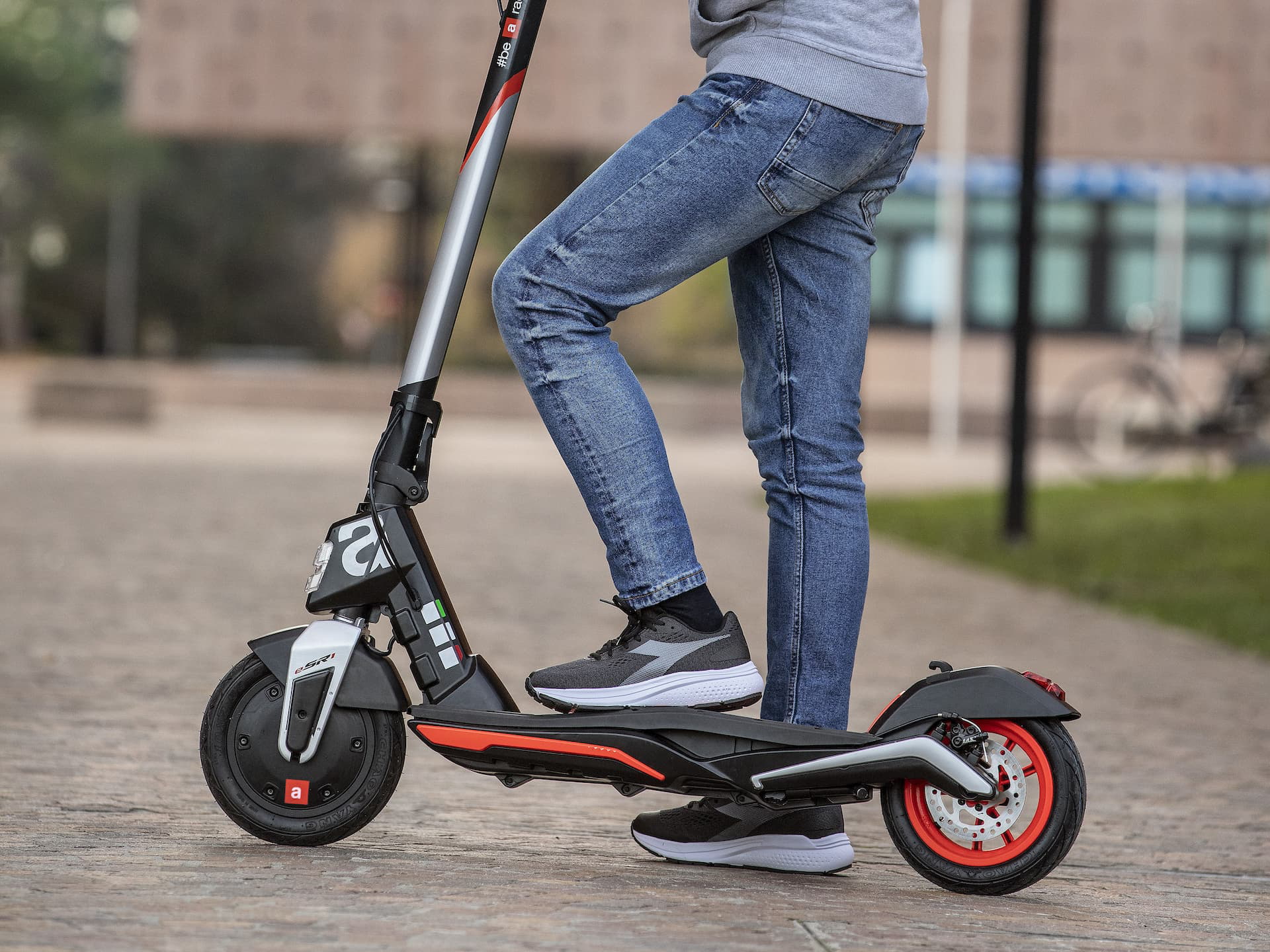 Scooter Aprilia Esr1 10