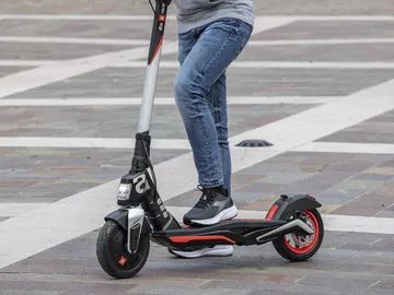 Scooter Aprilia Esr1 11