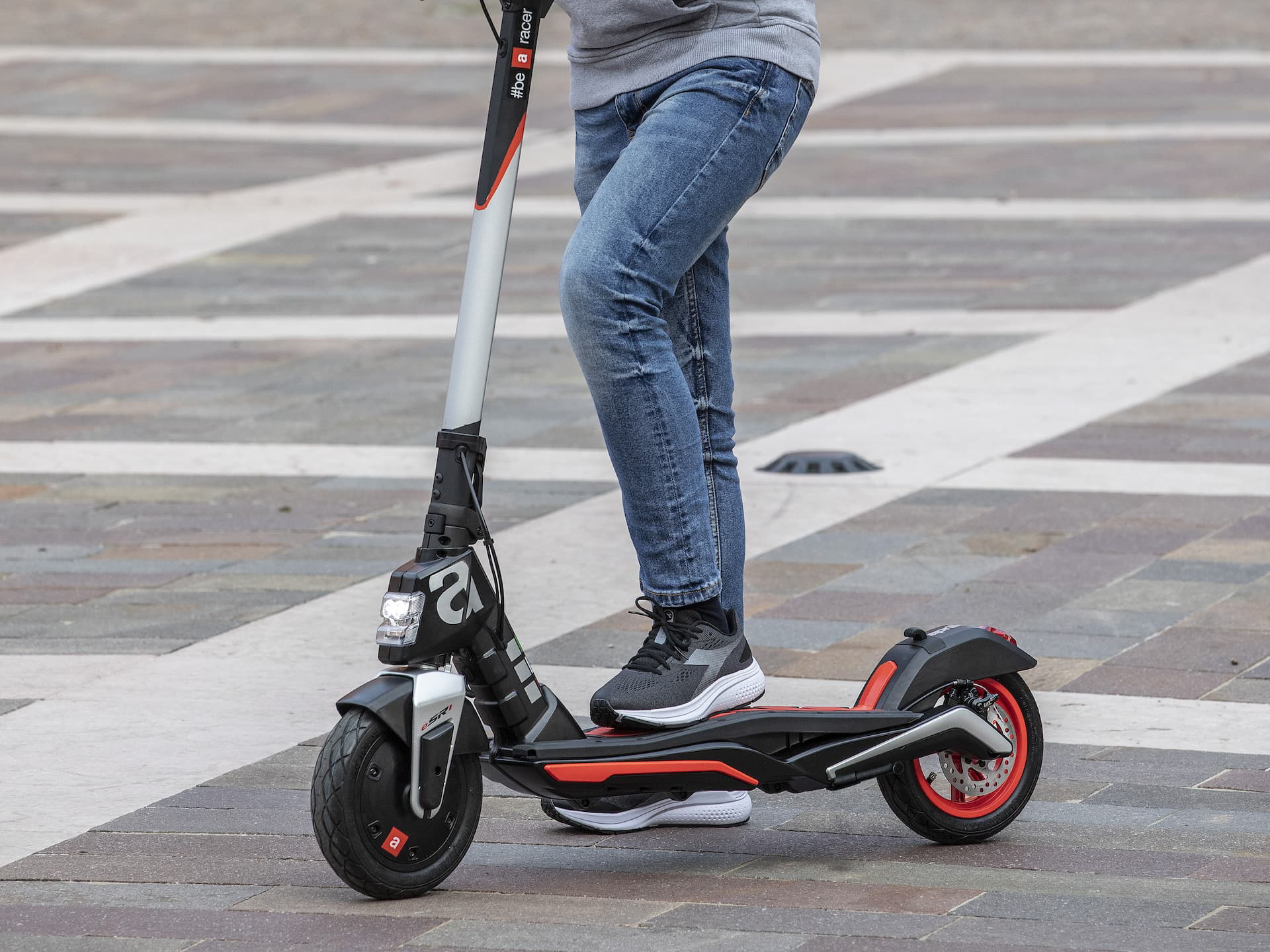 Scooter Aprilia Esr1 11