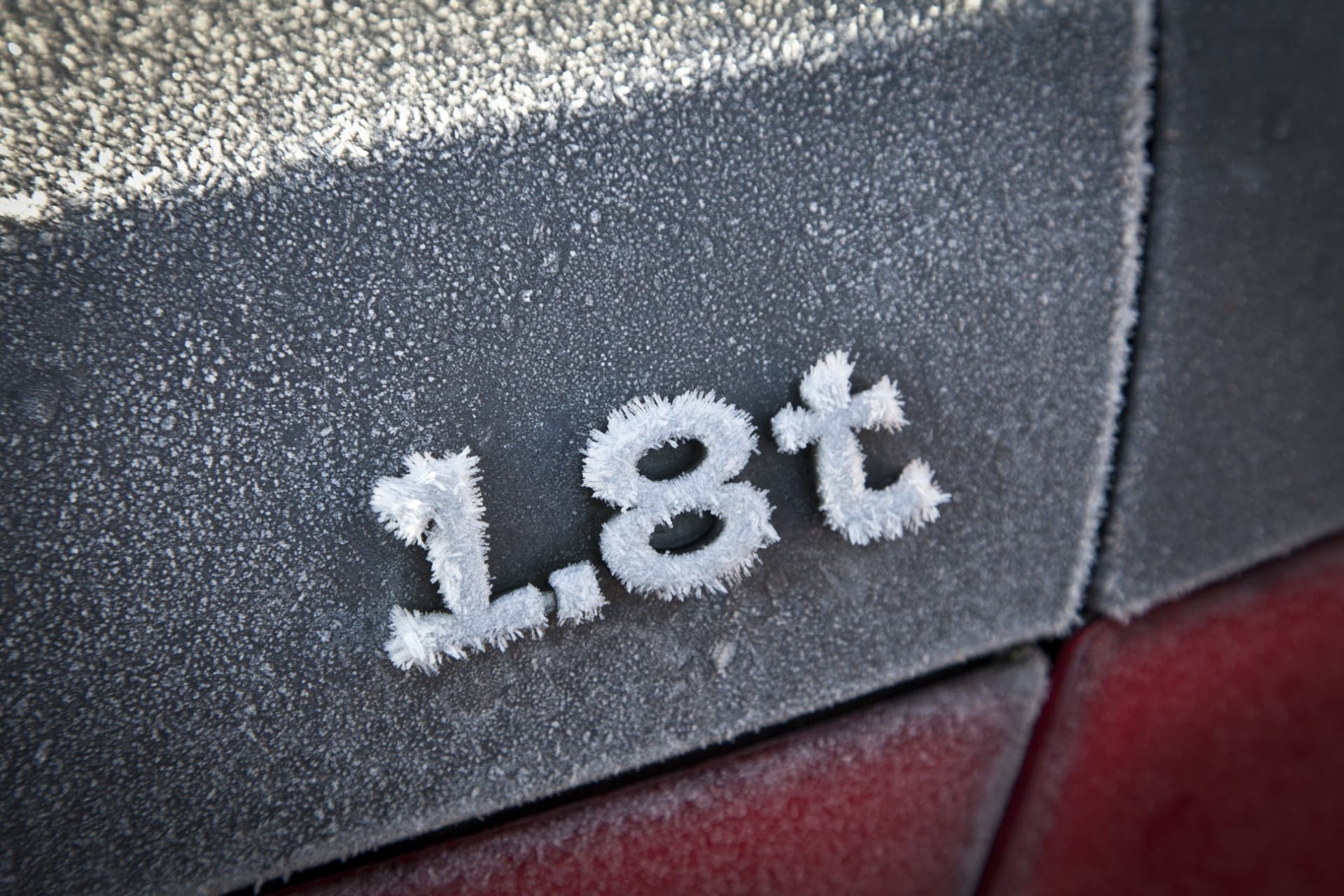 Quitar hielo del coche: El truco de la Guardia Civil para quitar el hielo  de los cristales del coche