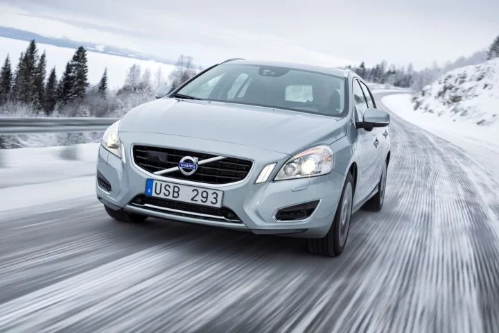 Consejos Conducir Nieve Hielo Frio Invierno Volvo V60