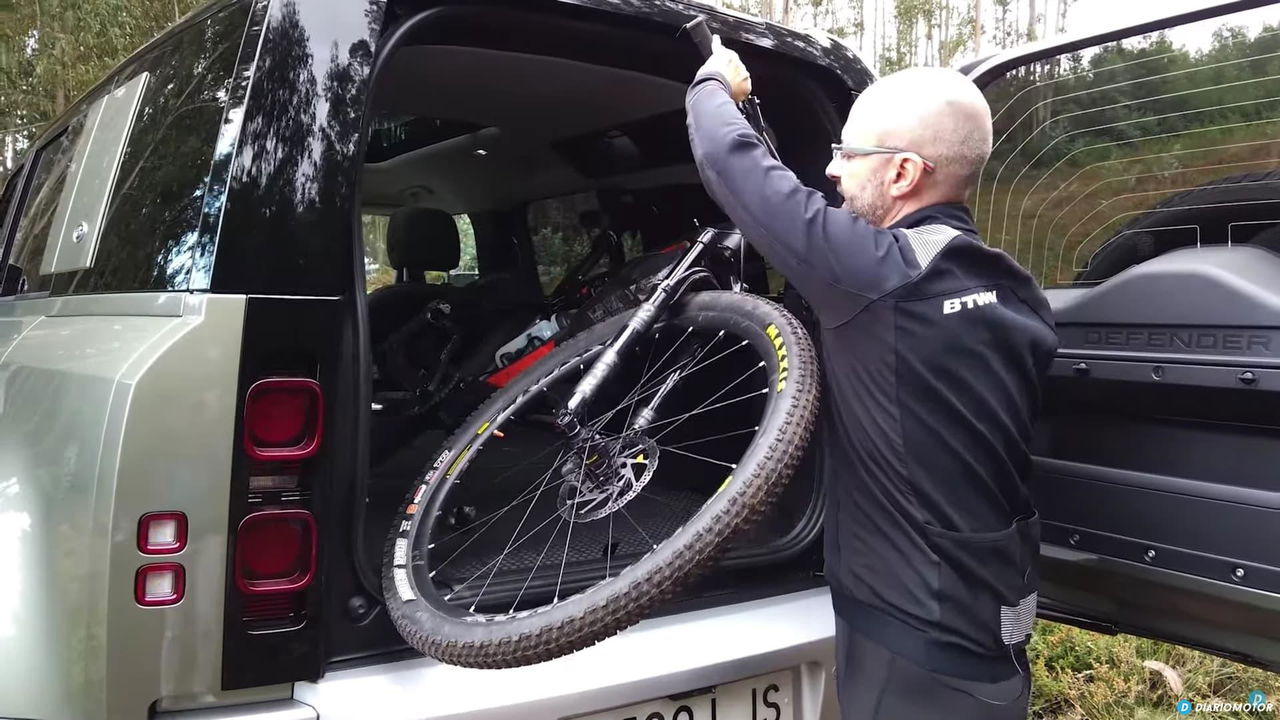 Land Rover Defender Vs Bici Montana 00008