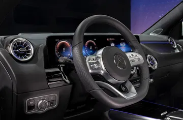 Mercedes Eqa 250 2021 Interior Volante 01