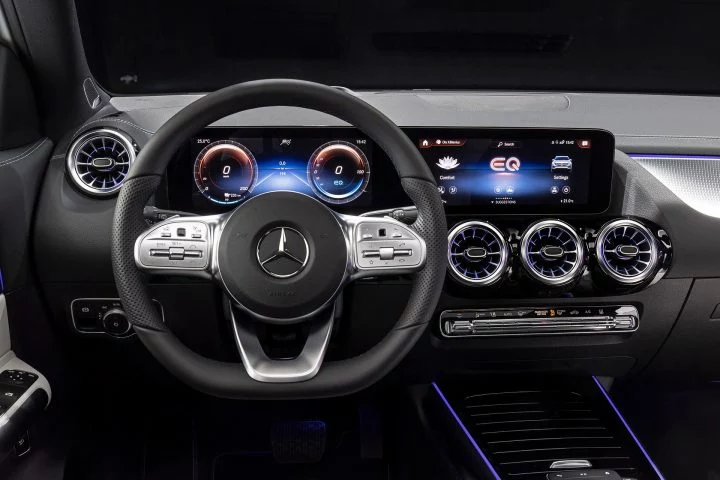 Mercedes Eqa 250 2021 Interior Volante 02