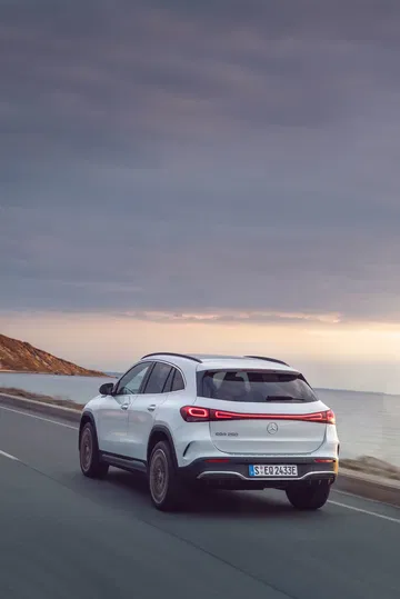 Mercedes Eqa Movimiento 2021 48