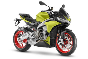 Moto Aprilia Tuono 660 1