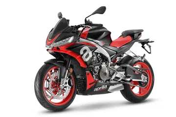 Moto Aprilia Tuono 660 7