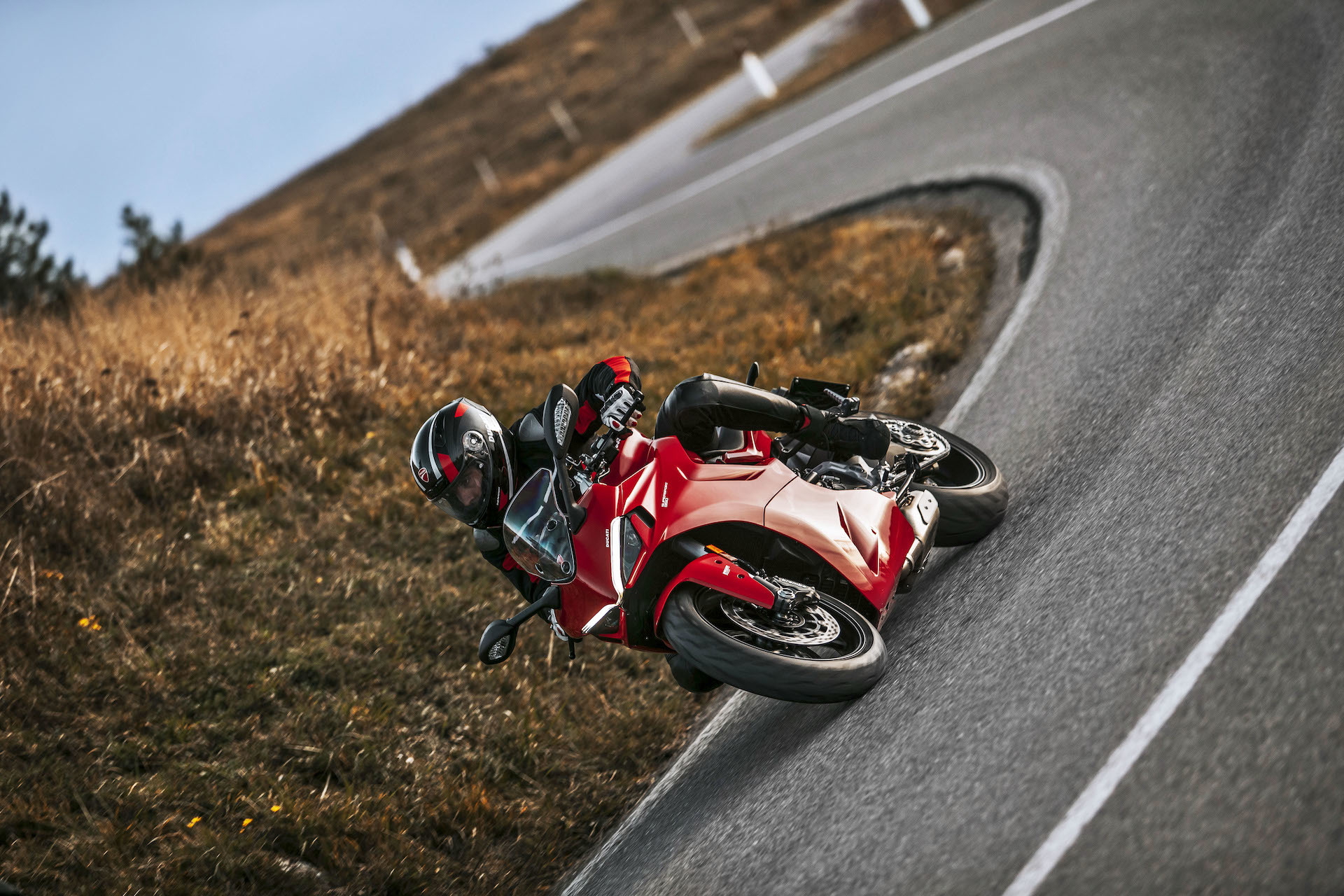 Moto Ducati Supersport 950 18
