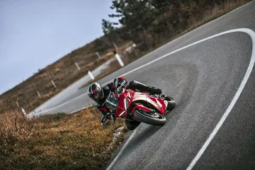 Moto Ducati Supersport 950 19