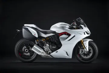Moto Ducati Supersport 950 S28