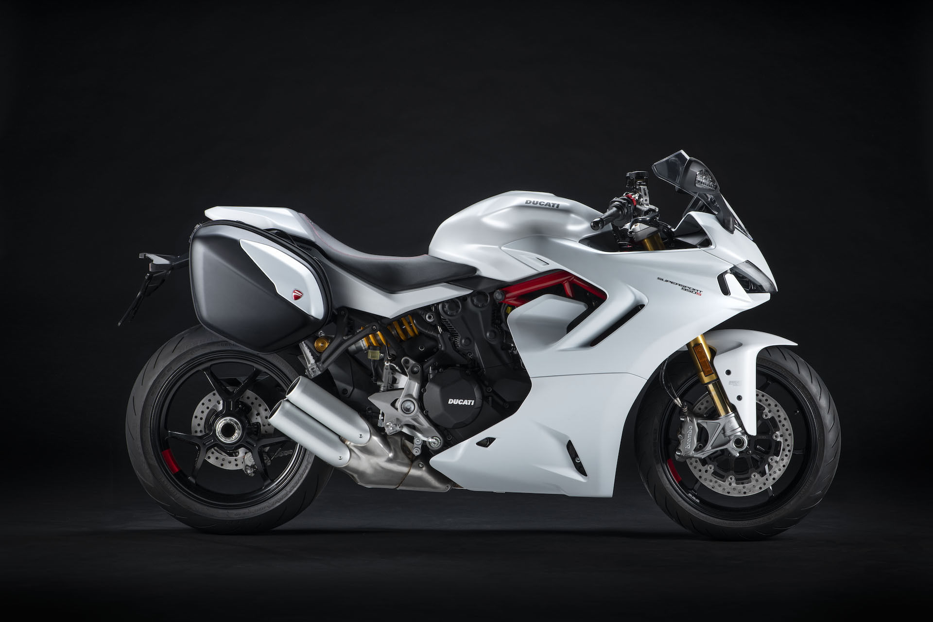 Moto Ducati Supersport 950 S28