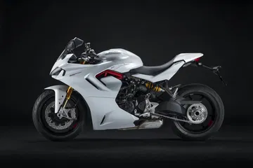 Moto Ducati Supersport 950 S29