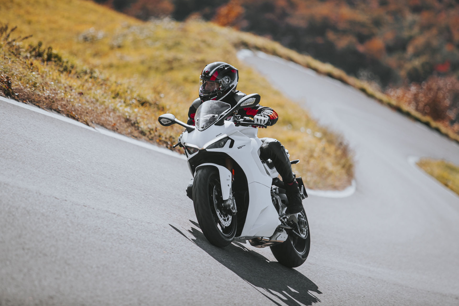 Moto Ducati Supersport 950 S62