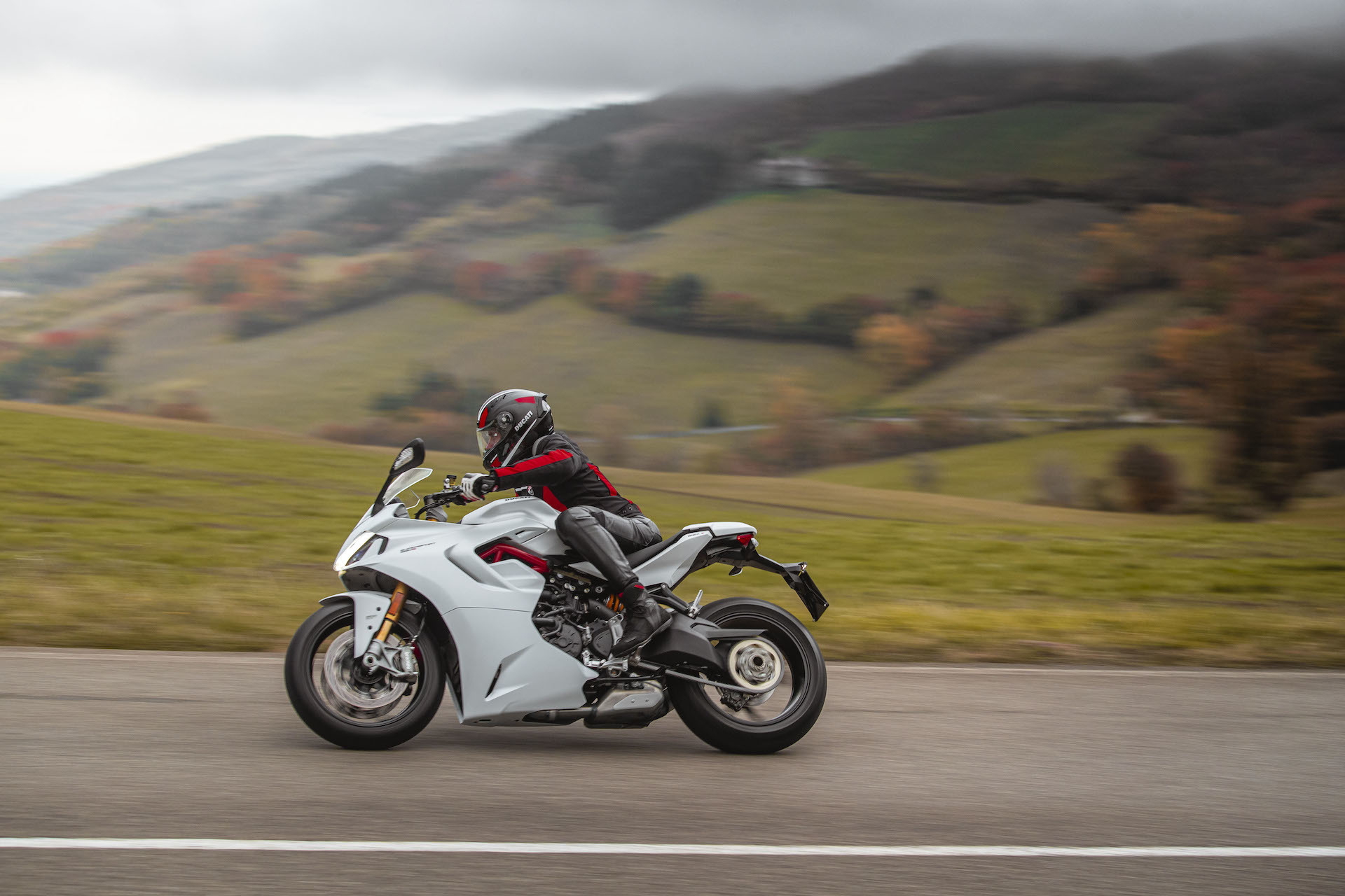Moto Ducati Supersport 950 S66