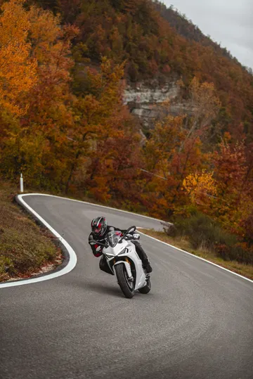 Moto Ducati Supersport 950 S68