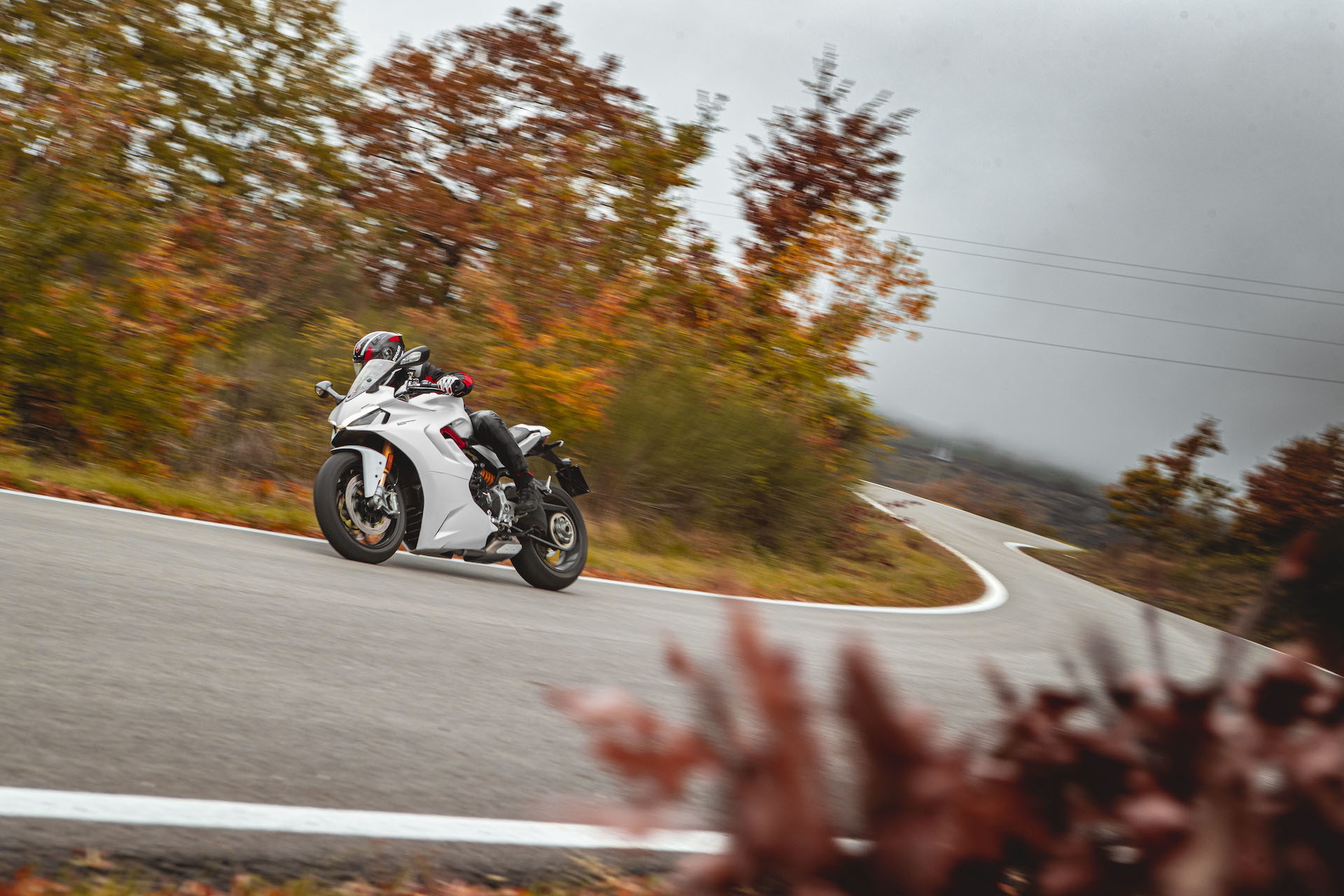 Moto Ducati Supersport 950 S69